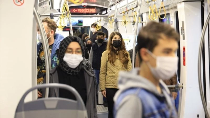 Kocaeli’de 09.05’te seferler durdu yolcular saygı duruşuna geçti
