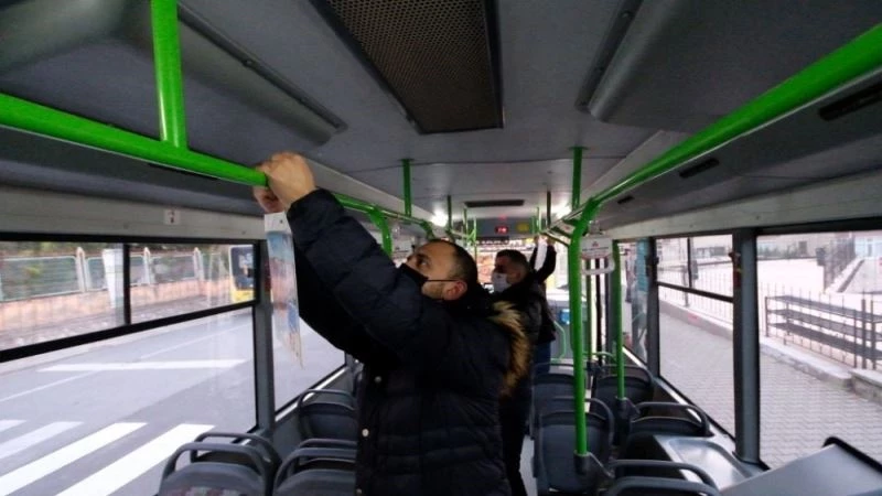 İnegöl Belediyesi otobüsleri kitaplarla donattı
