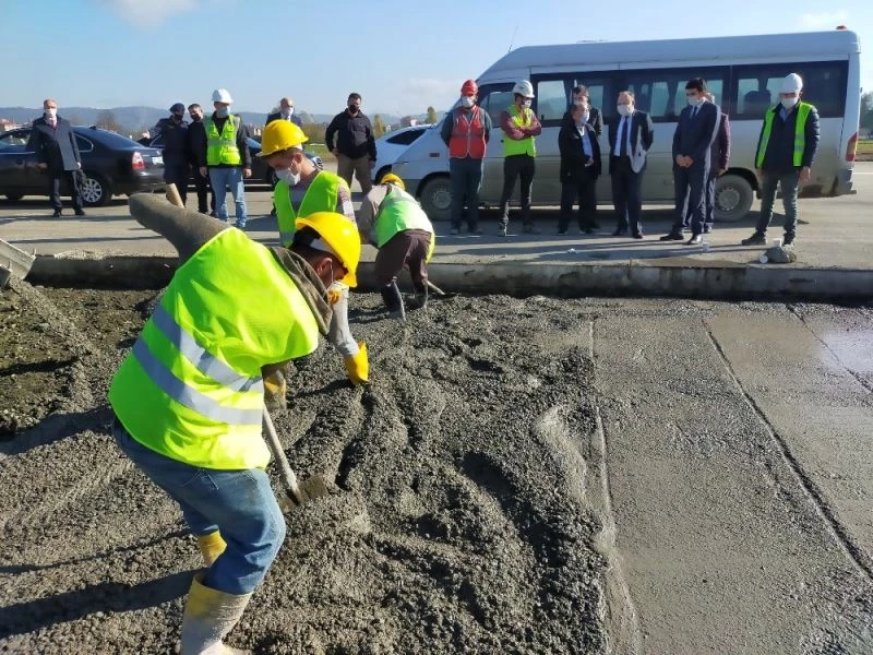 Vali Tutulmaz, Havaalanı ve pist çalışmalarına incelemede bulundu
