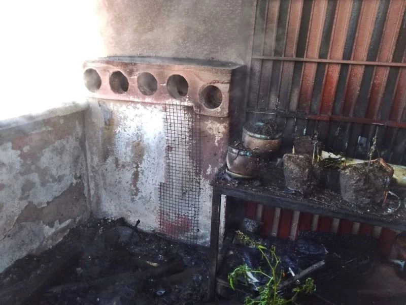 Lokma dökerken apartmanı yakıyordu
