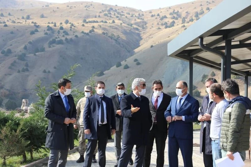 Vali Makas, Ergan Dağında incelemelerde bulundu
