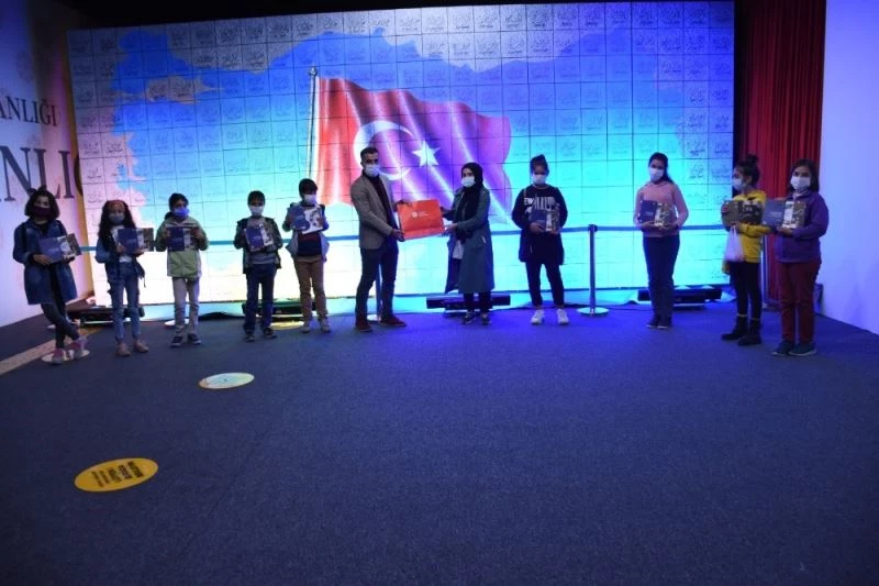 Bilgi Evi öğrencileri Dijital Gösterim Merkezini gezdi
