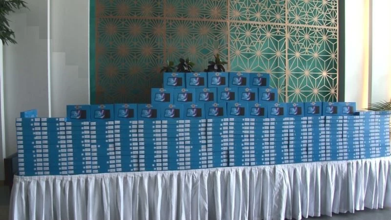 Üsküdar’da ayrıştırılan çöpler öğrencilere tablet oldu
