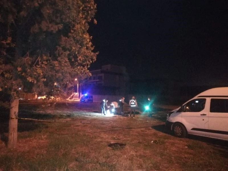 İzmir’de otel otoparkında kanlı gece: Önce eski eşinin arkadaşını vurdu, ardından intihar etti
