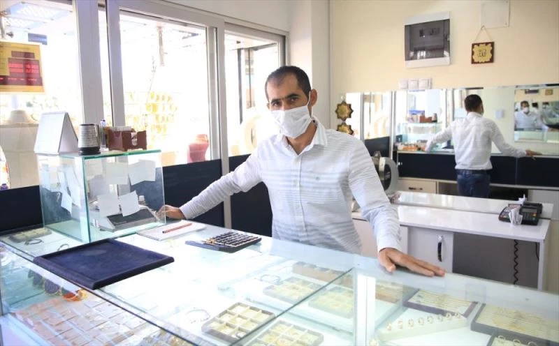 Çalınan 1 kilo 700 gram altınının bulunmasını istiyor