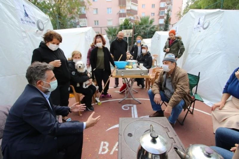 Depremin vurduğu Bayraklı’da ev eşyası kampanyası başladı
