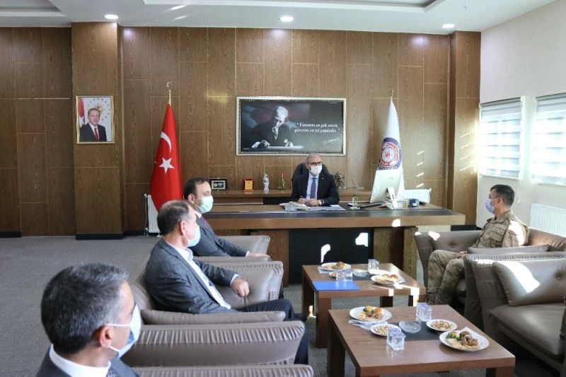 Vali Karaloğlu, ilçe değerlendirme toplantılarına Lice’yle devam etti
