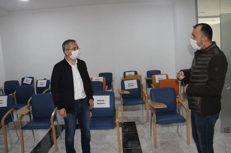 Kaymakam Pişkin, Ney kursunu ziyaret etti
