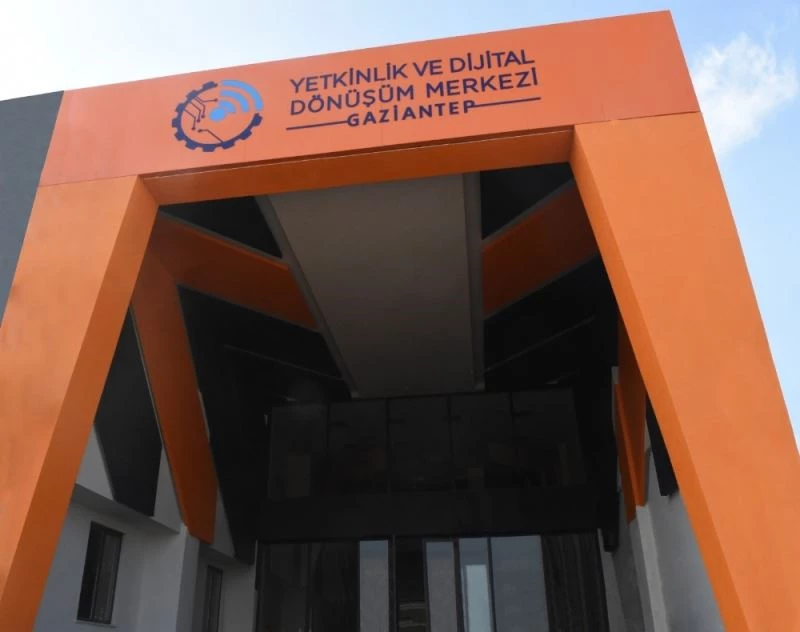 Yetkinlik ve Dijital Dönüşüm Merkezi hizmet vermeye başladı
