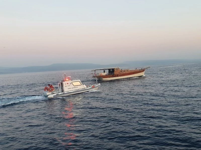 107 göçmenin bulunduğu tekne balık çiftliği kafesine çarptı
