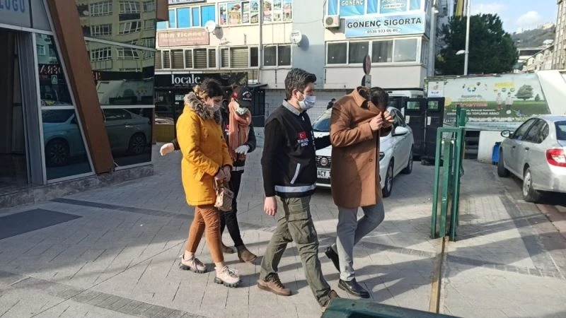 Tırnakçılık yaparak kuyumcuları dolandıran 3 kişi tutuklandı
