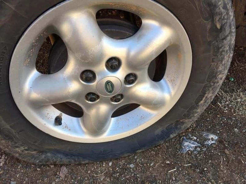 Avcılara yolda çivi tuzağı
