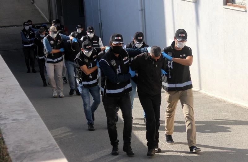 Kuru sıkıdan Uzi tabanca yaptılar
