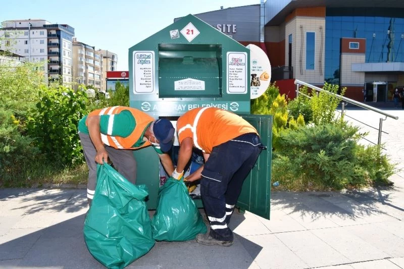 Giysi kumbaraları ile ihtiyaç sahiplerinin sıkıntıları gideriliyor
