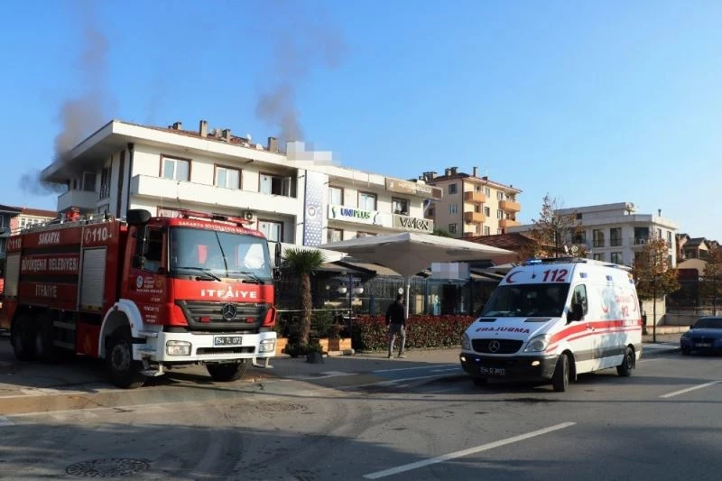 Sakarya’da kafeteryada çıkan yangın paniğe sebep oldu
