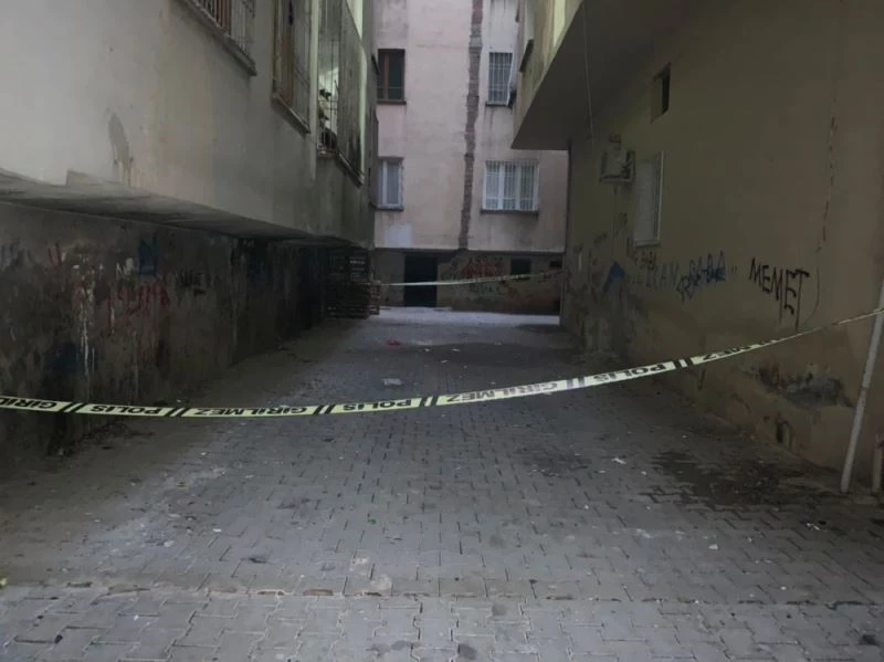 Çamaşır asarken düşen genç kız hayatını kaybetti
