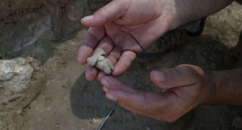 İzmir’de 8200 yıl öncesine ait “Ana Tanrıça” heykelciği bulundu
