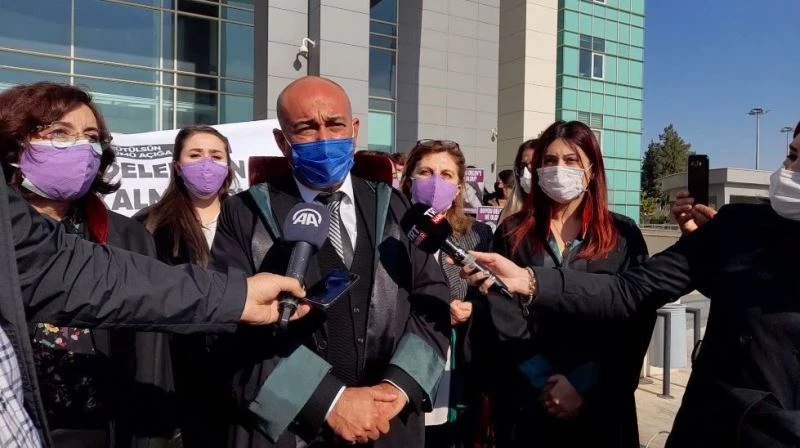 Duygu Delen davasında barolardan 