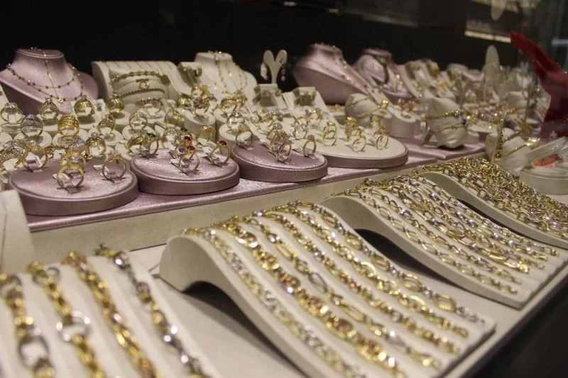 Faiz kararı altının yönünü belirleyecek
