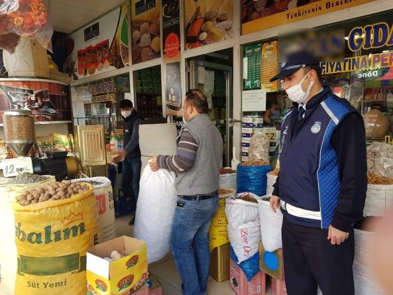 Zabıta ekipleri kaldırım işgallerine göz açtırmıyor
