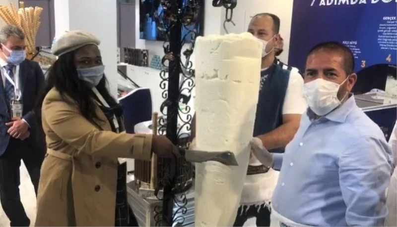 Kervancıoğlu’ndan fuarda dondurma şov
