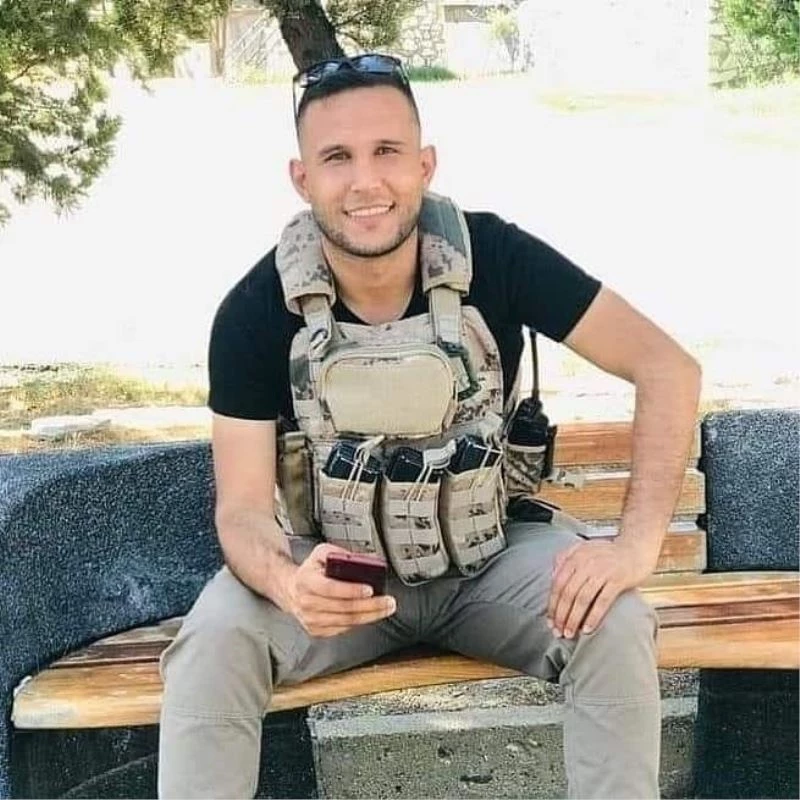 Diyarbakır’da uzman çavuş, silahının ateş alması sonucu şehit oldu
