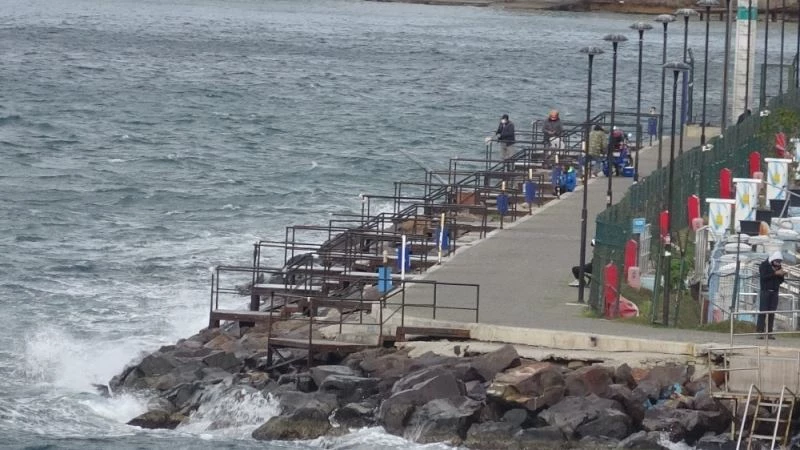 Kuzey Ege denizinde fırtına etkili oluyor
