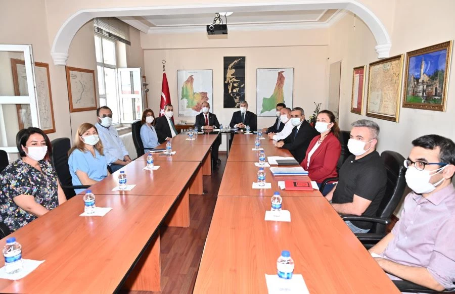 OSMANİYE’DE PANDEMİ DEĞERLENDİRME TOPLANTISI YAPILDI