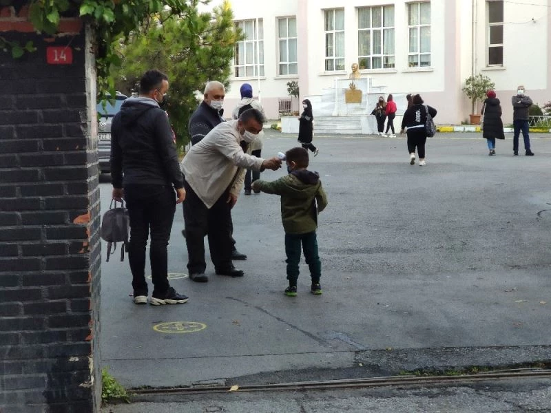 5. ve 9. sınıflar yüz yüze eğitime başladı
