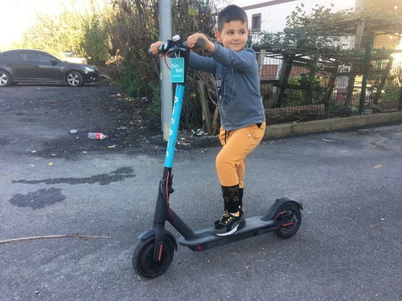 Minik Utku’nun scooter mutluluğu
