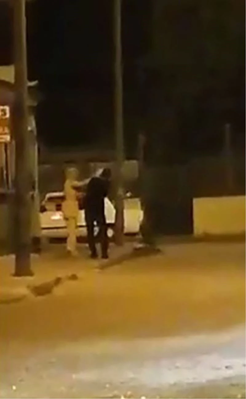 Hatay’da bir kadın sokak ortasında erkeğe şiddet uyguladı
