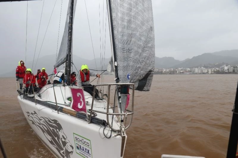 Yelken yarışlarının geliri depremzedelere bağışlanacak
