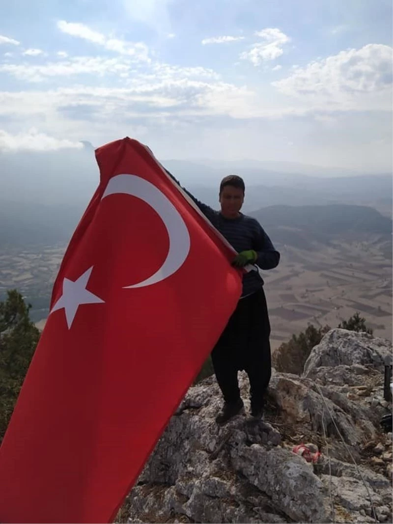 Mehmetçiğe bir çuval un bağışladı
