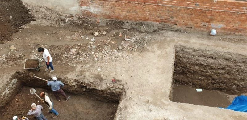 İznik’te bir evin altından küp çıktı, Müze Müdürlüğü duruma el koydu
