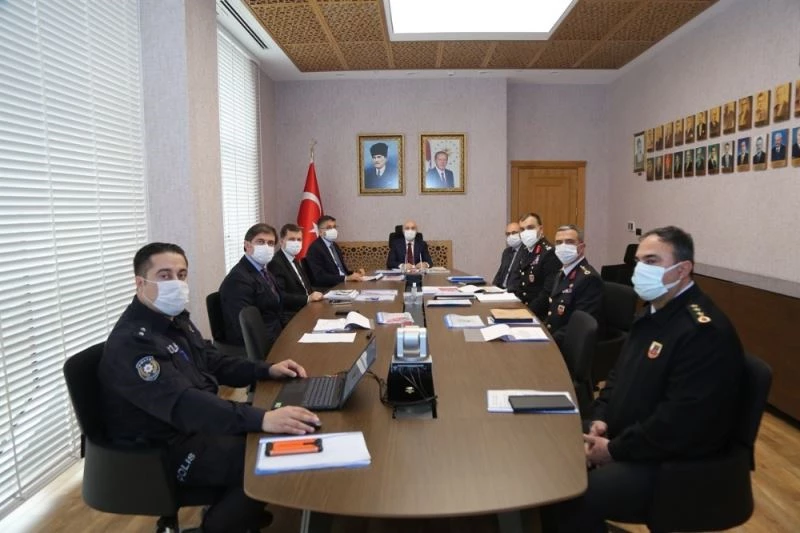 Erdil, Kütahya’da ’Güvenlik ve Asayiş Değerlendirme Toplantısı’na katıldı
