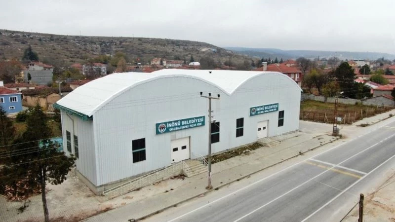 Oklubalı pazar yeri cephesinin kaplama çalışması tamamlandı
