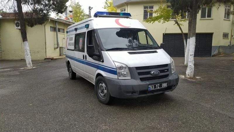 Tırını tamir eden sürücü, başka bir tırın çarpması sonucu öldü
