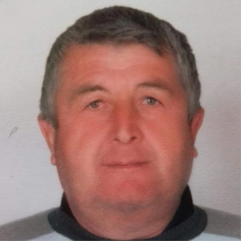 Tarla sürerken traktörün altıda kalan çiftçi hayatını kaybetti
