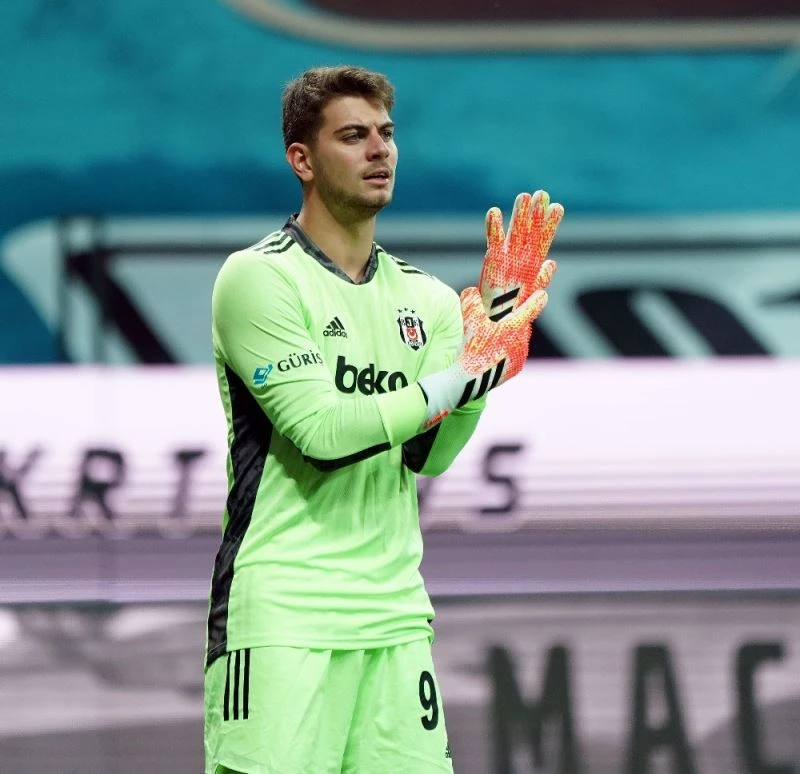 Utku sakat sakat oynadı, geçer not aldı
