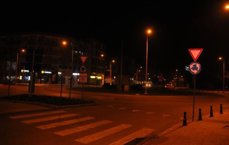 Turizm merkezleri Antalya ve Muğla sokağa çıkma kısıtlamasıyla sessizliğe büründü