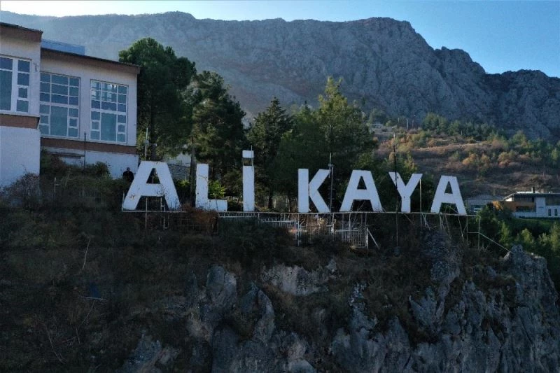 Hollywood starı değil ama adı yıllardır dağda yazıyor
