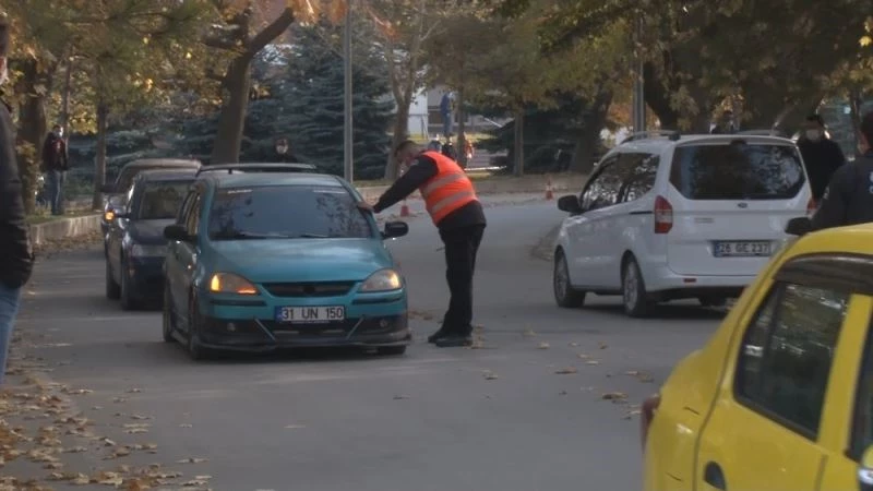 Sınav öncesinde korna gürültüsü tepki çekti

