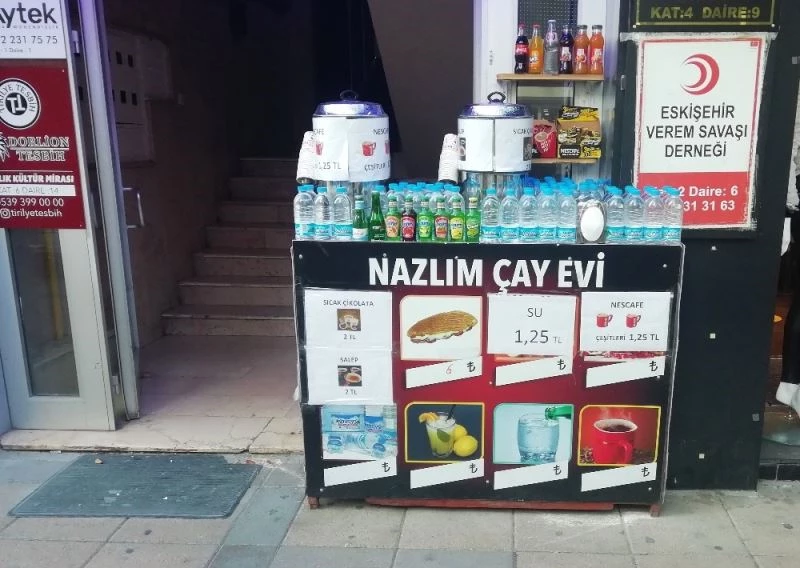 Oturmak yok, “al-götür” var
