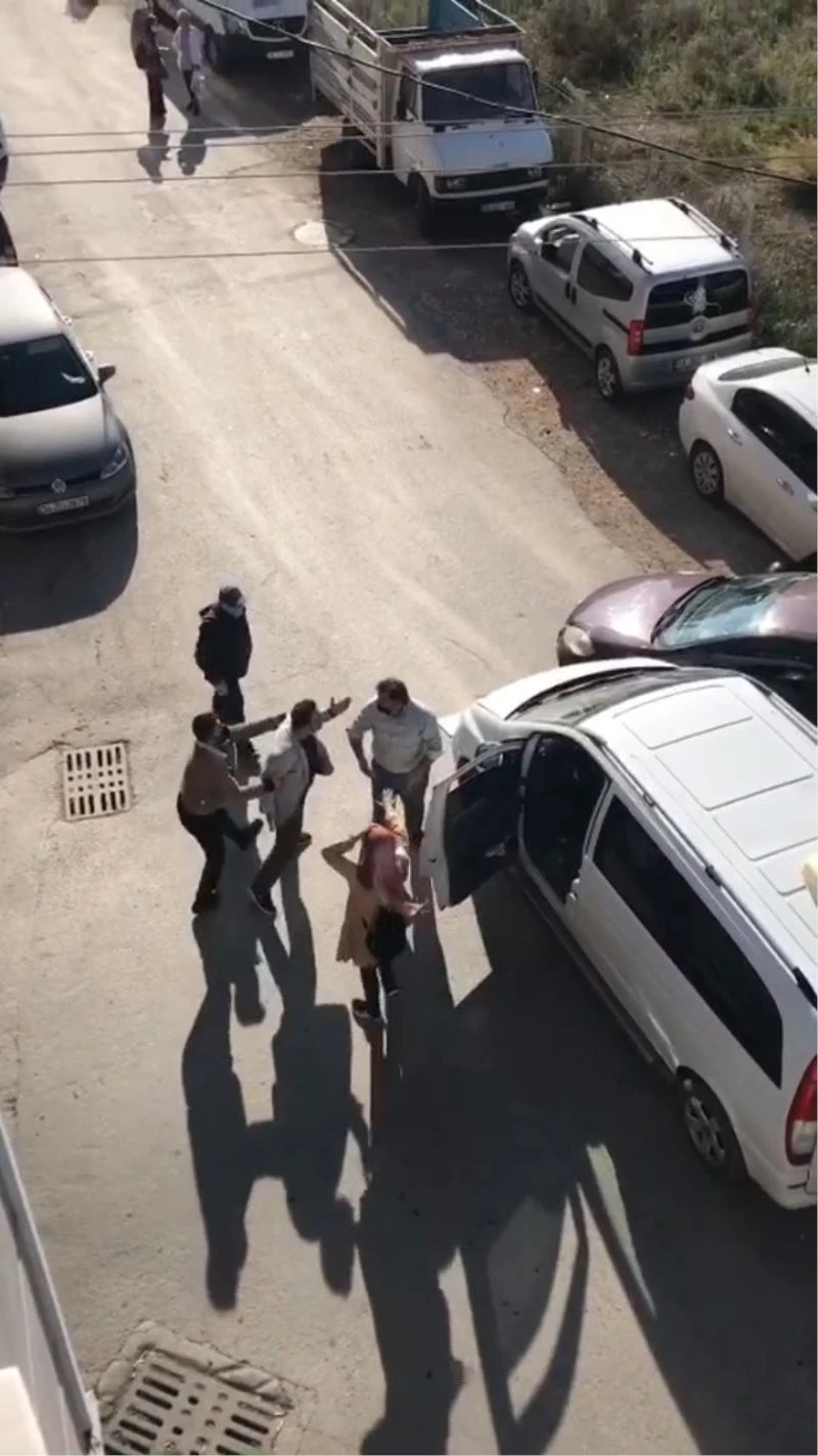 Kazada kızı korkan baba, diğer sürücünün üstüne yürüdü
