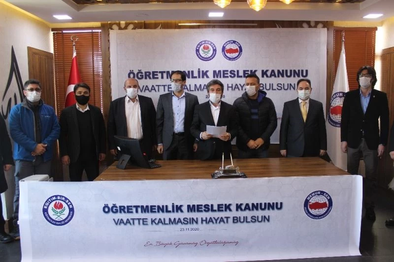 Karataş: “Öğretmenlik Meslek Kanunu vaatte kalmasın, hayat bulsun”
