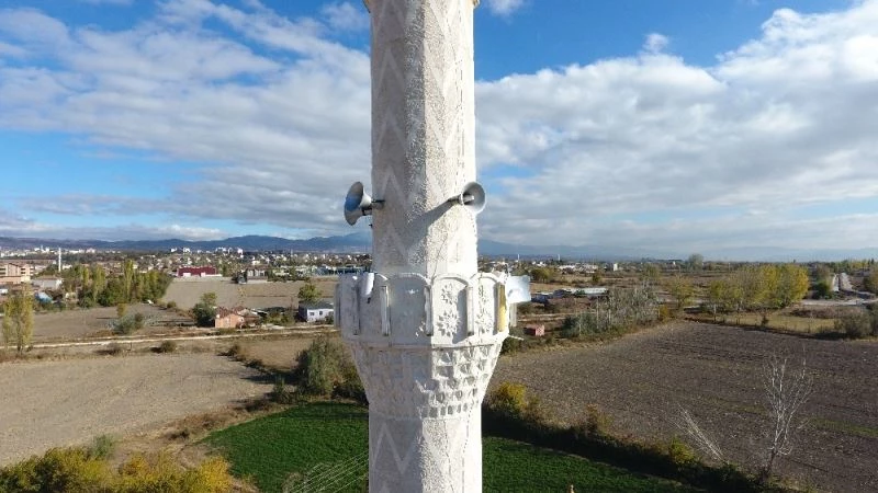 Eğitimci başkandan cami minaresine öğrenciler için Wi-Fi
