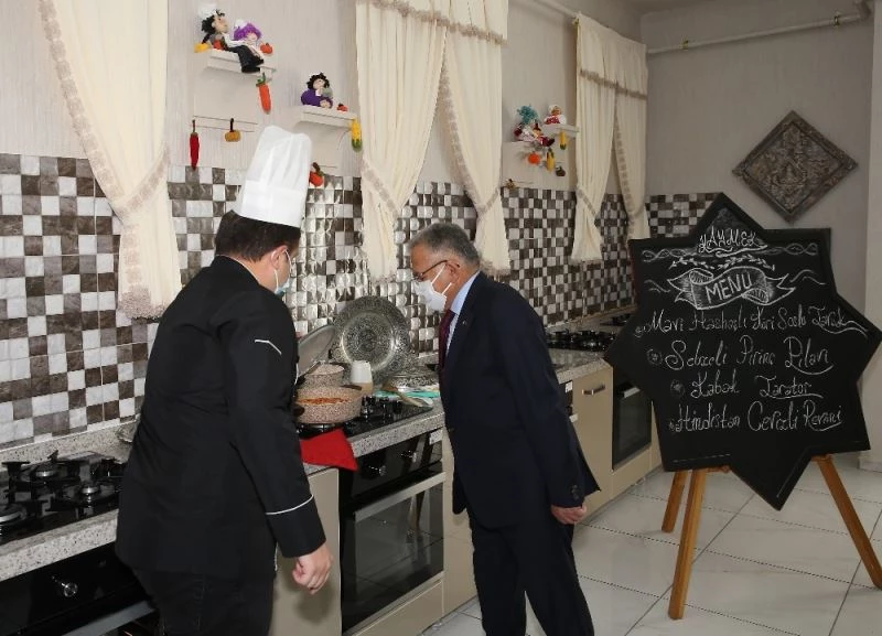 Başkan Büyükkılıç, kursiyerlere gilaborunun faydalarını anlattı
