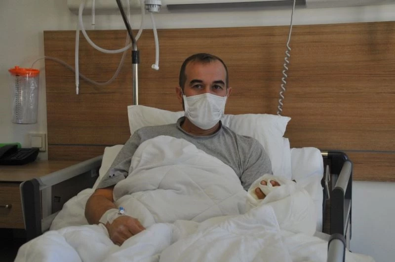 4 saat süren operasyonla elini kaybetmekten kurtuldu
