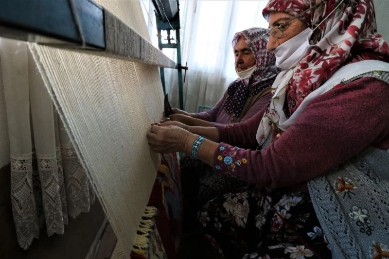 (Özel) Attıkları düğümle dünyada halıcılığa yön verdiler
