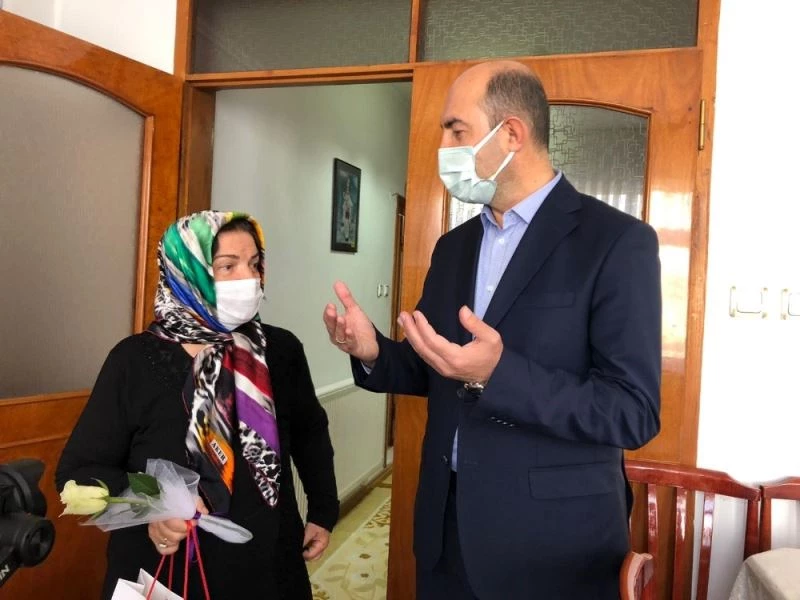 ’Sen Çok Yaşa Öğretmenim’
